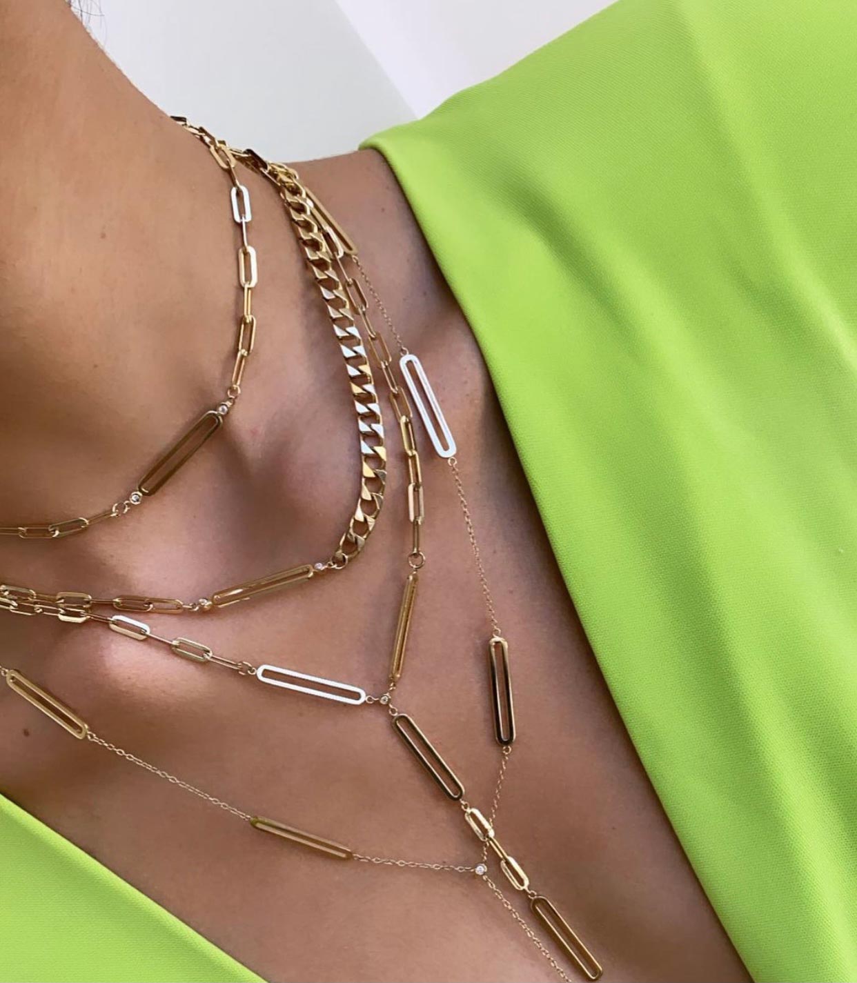 Jennifer Zeuner Jewelry Necklace Close Up